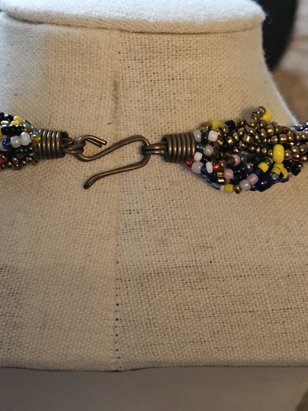 SOLD! Chunky Graduated Yellow/Black Glass Bead Necklace - Picture 4 of 4